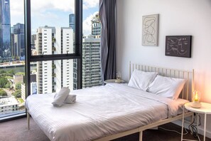 Desk, iron/ironing board, WiFi, bed sheets - City & River View High Level 2BR (South Brisbane)