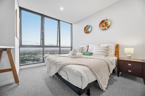 Desk, iron/ironing board, WiFi, bed sheets - High-Level Ocean View 3BR / 2BA Apt | Free Parking (Southport)