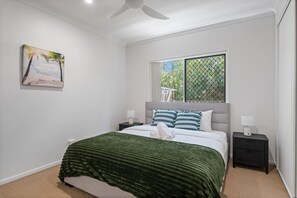 Iron/ironing board, WiFi, bed sheets