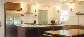 Family-Friendly 3 Bedroom/2 Bath Home - 25 Min to Dallas w/ Free EV Charging