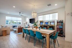Games room - Sunset by the Lake · Heated Pool, Spa & Arcade (Indio)