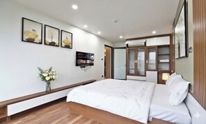 In-room safe, blackout curtains, soundproofing, iron/ironing board - Boho Apartment Tay Ho (Tay ho)