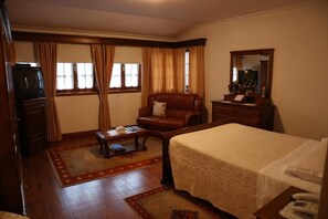 In-room safe, blackout drapes, soundproofing, free WiFi