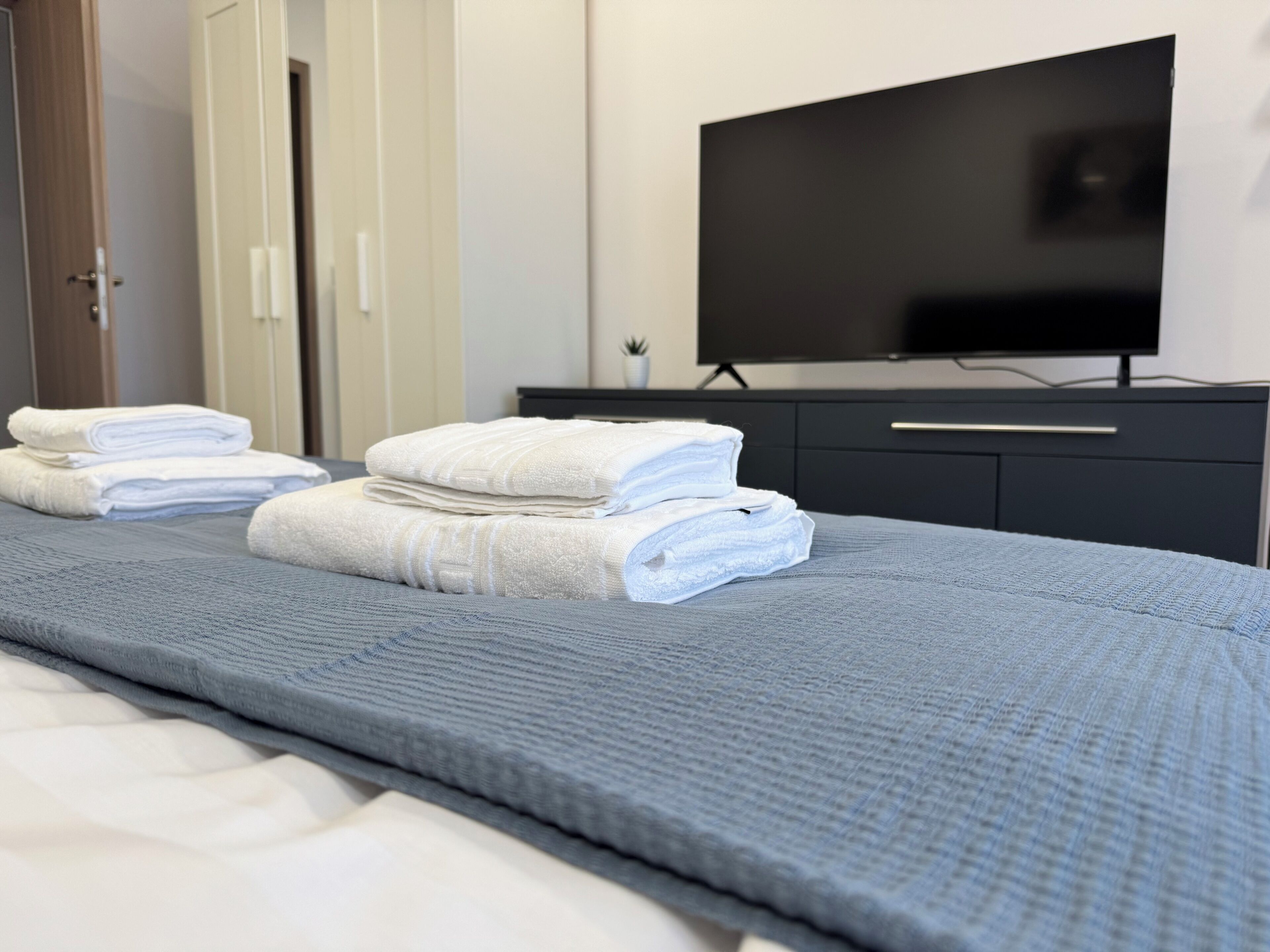1 chambre, fer et planche à repasser, Wi-Fi, draps fournis