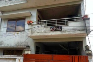 Exterior detail - Kashiyana Guest House (Rawalpindi)