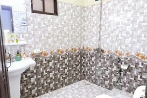 Bathroom - Kashiyana Guest House (Rawalpindi)