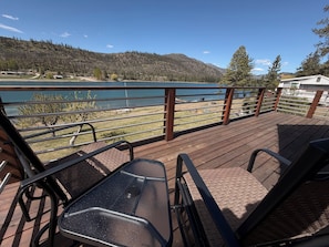 Property grounds - Charming Lake House (Oroville)