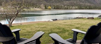 Cozy 2-bedroom Lake Cottage with Heat & AC on Lake Wannacut.