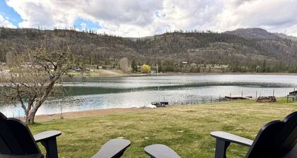 Cozy 2-bedroom Lake Cottage with Heat & AC on Lake Wannacut.