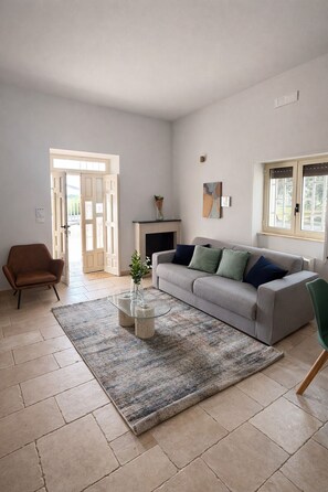 Maison Luxe, 3 chambres, piscine privée | Coin séjour