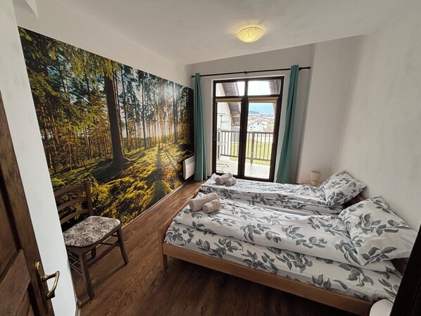 4 bedrooms, iron/ironing board, WiFi, bed sheets