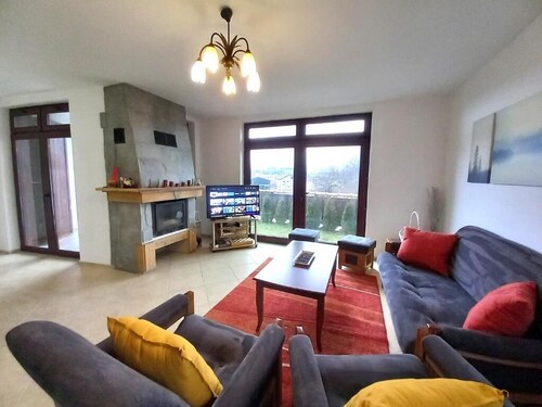 Villa Detelina near the Bansko Ski Resort with Jacuzzi