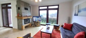 Villa Detelina near the Bansko Ski Resort with Jacuzzi