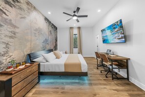 3 Schlafzimmer, Schreibtisch, Bügeleisen/Bügelbrett, Reisekinderbett