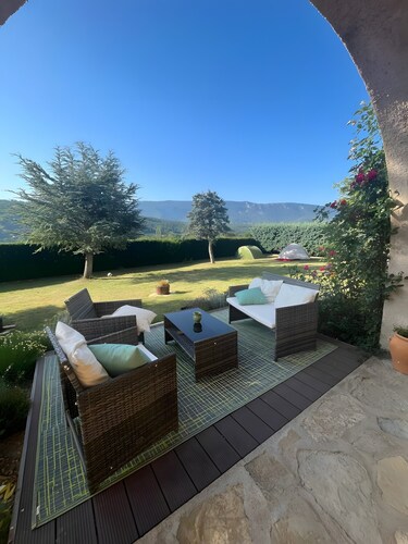 Guest Room “La Grande Calade” with Mountain View, Terrace and Wi-Fi