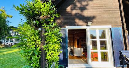 Beautiful 3-bedroom bungalow in the lake