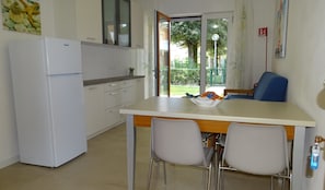 Villa, 2 habitaciones, balcón, vistas al jardín | Interior