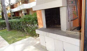 Terrace/patio - Charming Villa With Private Garden (San Michele al Tagliamento)