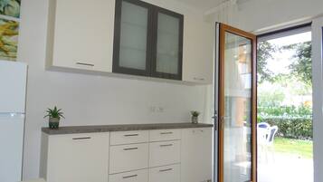 Villa, 2 Bedrooms, Balcony, Garden View | Interior