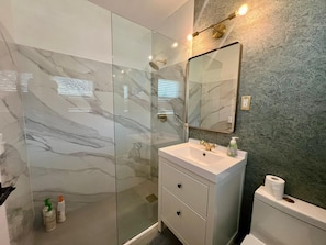 Hair dryer, towels, soap, toilet paper - Miami Escape. 10 min to Wynwood + Free Parking (Miami)