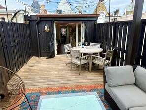 Outdoor dining - Brand New Downtown U St Artist's Penthouse, Pkg (Washington)