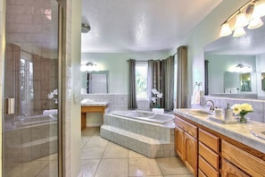 Hair dryer - Delgado way- Charming home on 3 acres w/ Vineyards (Temecula)