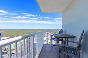 Property grounds - Tradewinds #1108 - Beachfront 1BR + Bunks, Gulf View, Indoor/Outdoor Pool (Orange Beach)