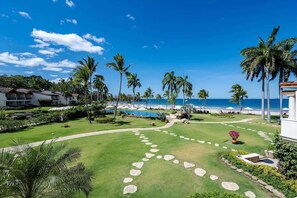 Property grounds - Beachfront Villa Playa Flamingo, Palms 17 (Playa Flamingo)