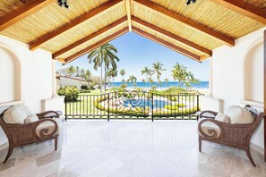 Property grounds - Beachfront Villa Playa Flamingo, Palms 17 (Playa Flamingo)