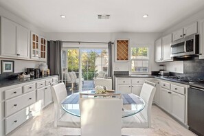 Maison, 3 chambres, patio | Intérieur