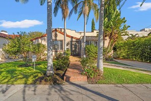 House, 3 Bedrooms, Patio | Exterior - Beverly Hills Main House 3BR Hot Tub (Beverly Hills)