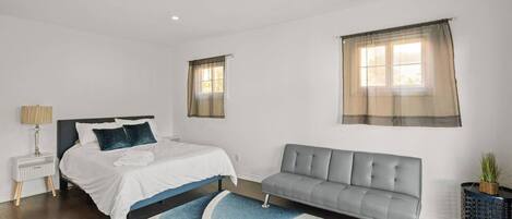 House, 3 Bedrooms, Patio