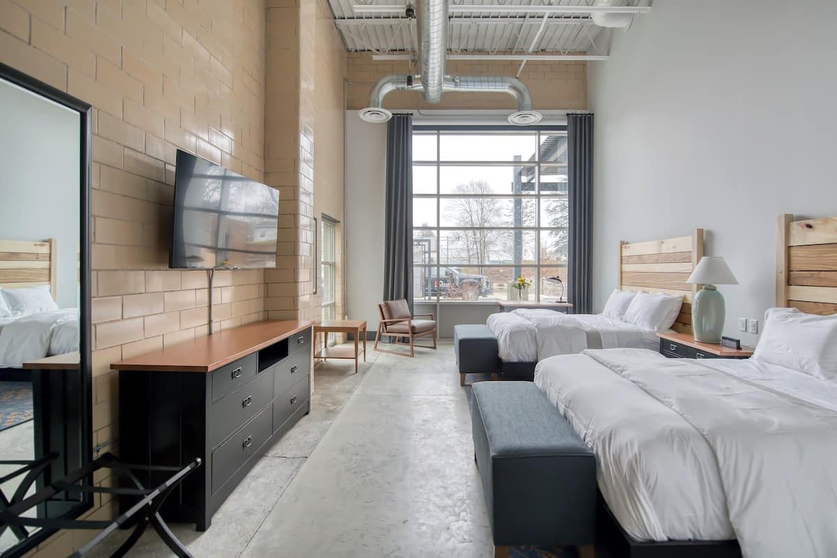 Double Room | Free WiFi, bed sheets