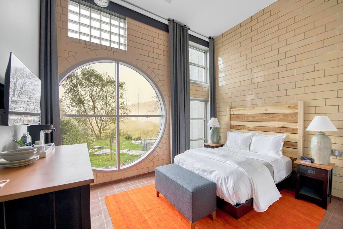 Design Single Room | Free WiFi, bed sheets