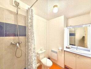 Bathroom - Chez Vous, Ailleurs | Pool & Terrace (Calvisson)