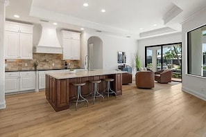 Interior - Beautiful 5-bedroom house with Pool and Hot Tub on the canals of Marco Island (Marco Island)