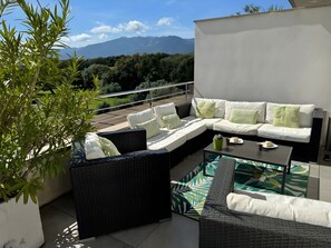 Terrace/patio - Apartment for 4/6, 72 m² Terrace with Private Spa, Pool (Porto-Vecchio)