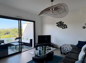Living area - Apartment for 4/6, 72 m² Terrace with Private Spa, Pool (Porto-Vecchio)