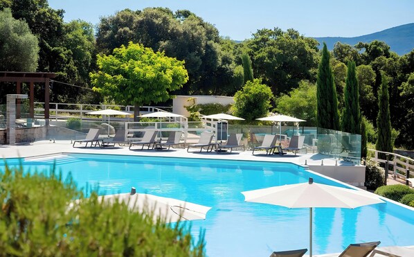 Pool - Apartment for 4/6, 72 m² Terrace with Private Spa, Pool (Porto-Vecchio)