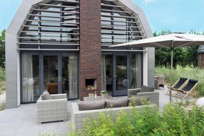 Terrace/patio - Dune Retreat With Private Sauna (Egmond aan den Hoef)