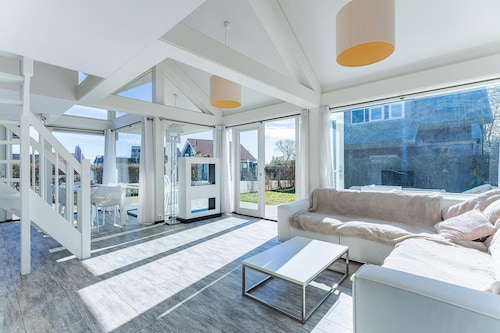 Beachfront Coastal Villa in Renesse for 6