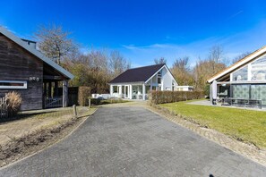 House | Exterior - Beachfront Coastal Villa in Renesse for 6 (Renesse)