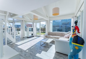 House | Living room - Beachfront Coastal Villa in Renesse for 6 (Renesse)