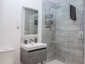 Cottage | Bathroom - Lower Moorwood (Newton Abbot)