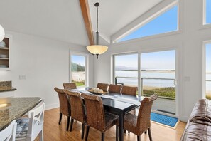 Dining - The Salty Dog Curated Bayfront Escape (Tillamook)