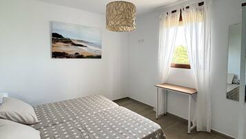 Apartment, 1 Bedroom, Partial Sea View