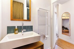 Bathroom - Vrbo Property (Lourdes)