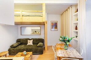 Interior - Cosy studio near the Sanctuary and Grotto (Lourdes)