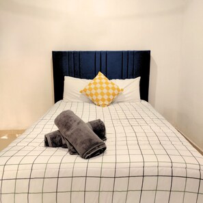 4 bedrooms, internet, bed sheets