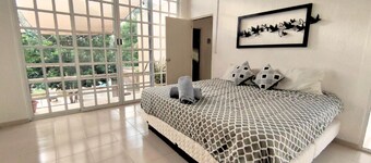 Casa Diamante : 4 Bedrooms + Private Swimming Pool and 2 Premium Suites